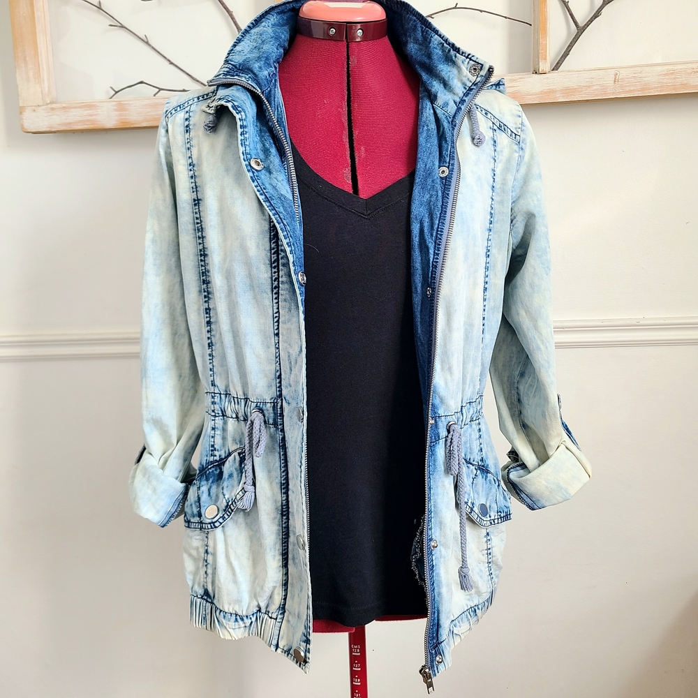 Acid Wash Denim Lightweight Jacket with hood - Size Medium